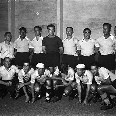 1942